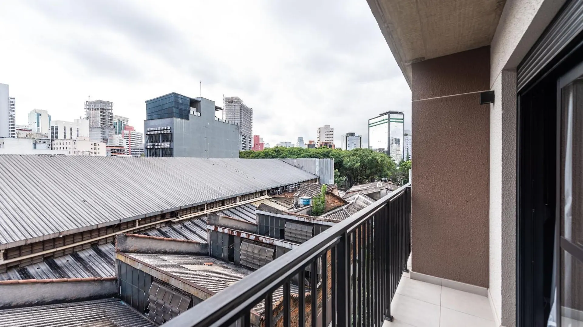 48 New Studio W Movie Screen, Fast Wifi And Balcony São Paulo Brazylia