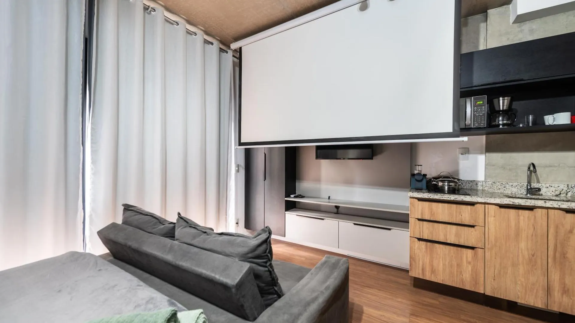 48 New Studio W Movie Screen, Fast Wifi And Balcony São Paulo 0*,  Brazylia