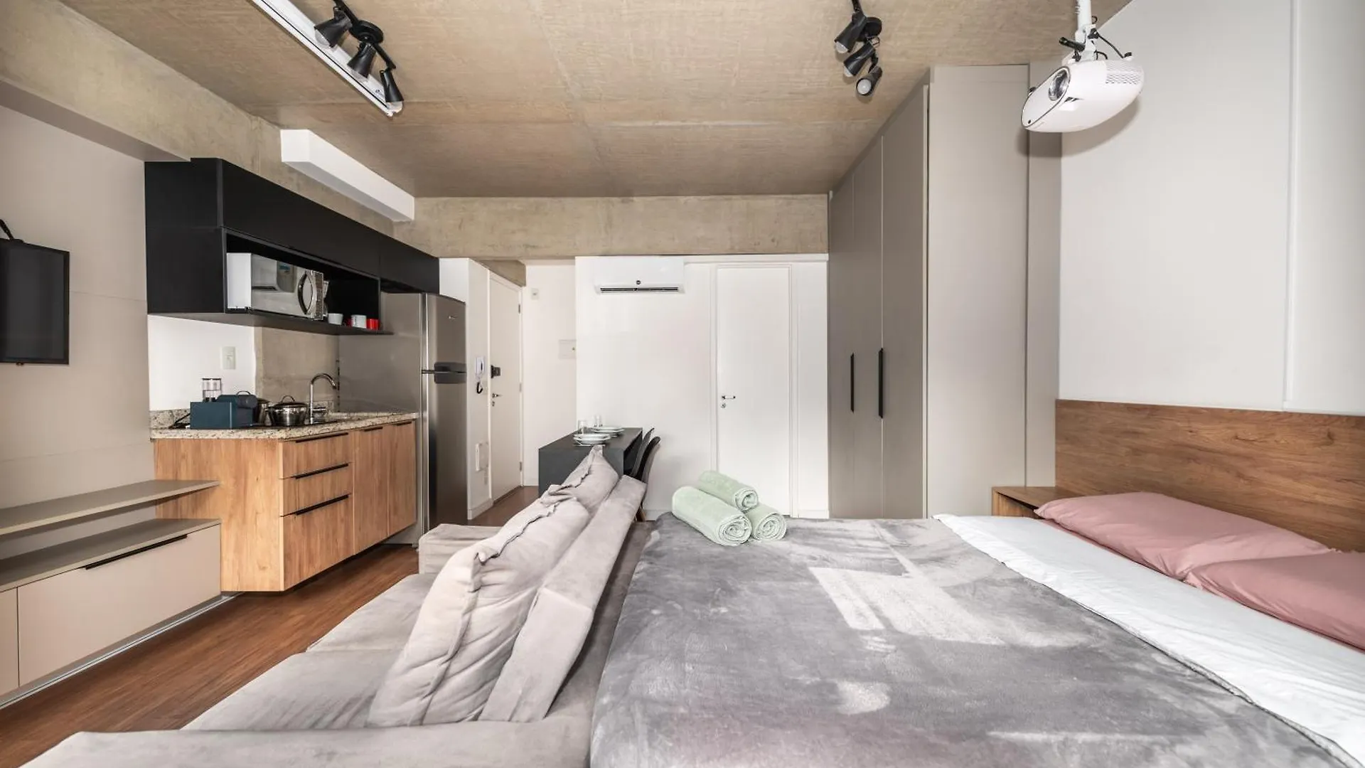 48 New Studio W Movie Screen, Fast Wifi And Balcony São Paulo 0*,